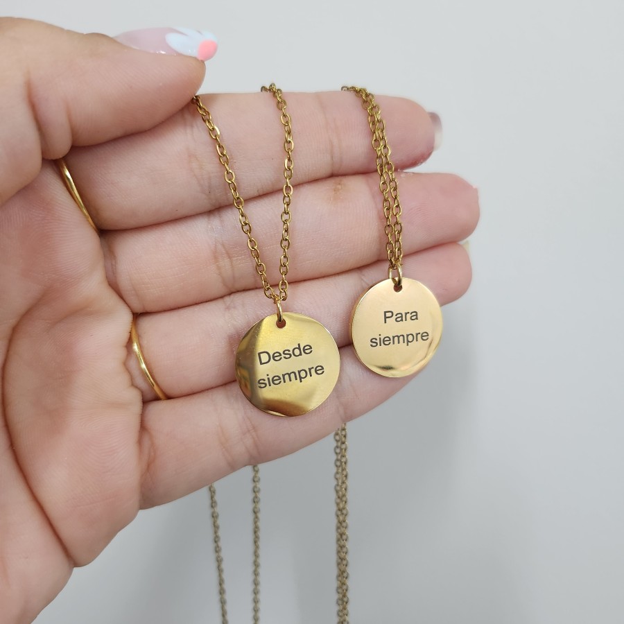 Collar Frase Emotiva por delante y...