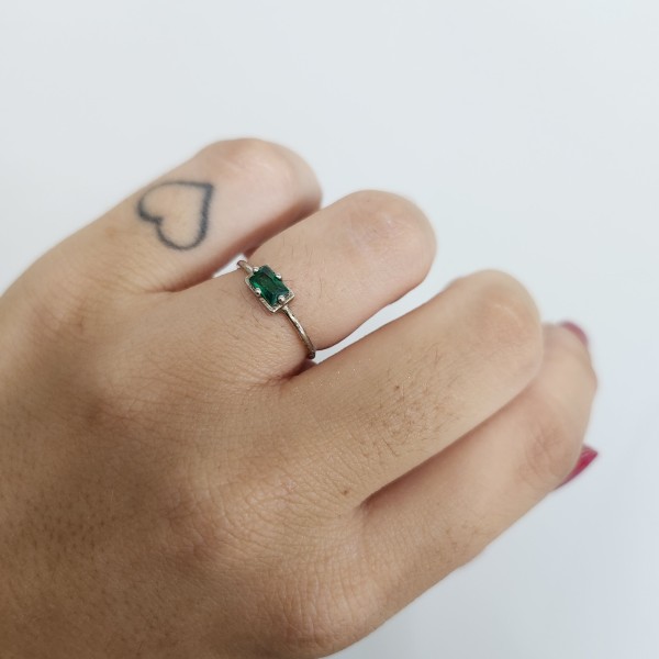 Anillo Circonita central...