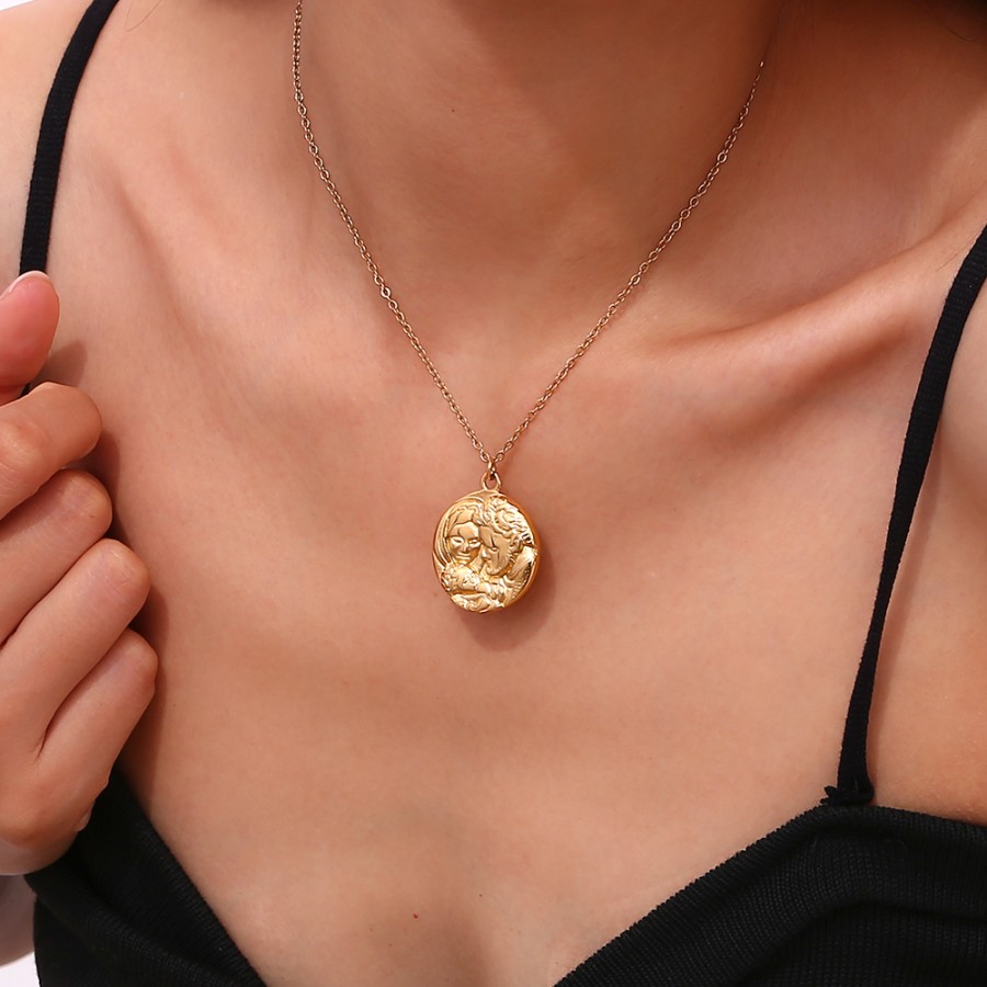 Collar Medalla Espíritu Santo Gold