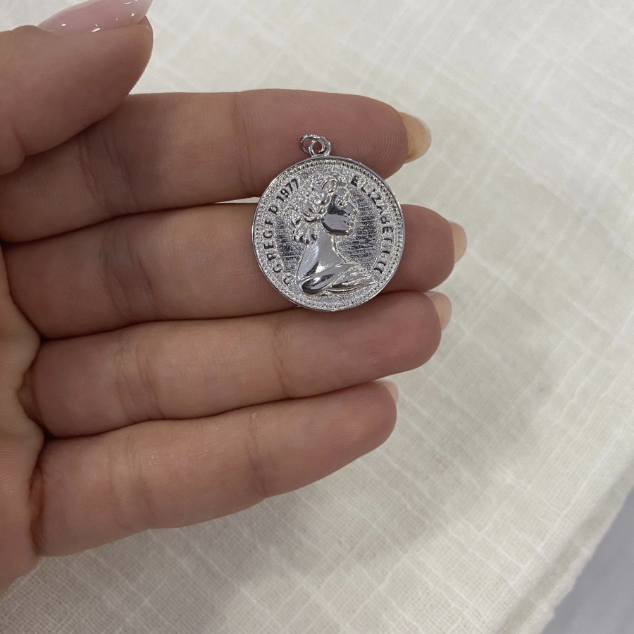 Charm Moneda Isabel
