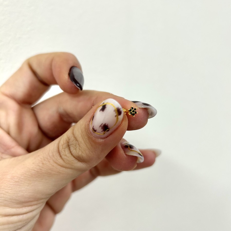 Piercing FlorNegraCirco Gold